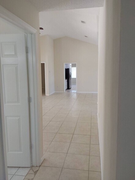 Building Photo - 87 Braddock Ln