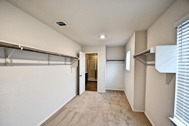 Building Photo - 2934 Wolfcreek