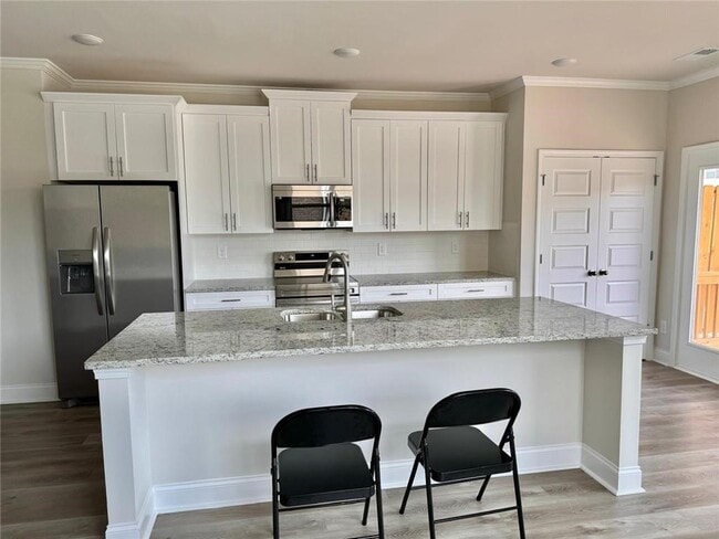 Building Photo - 589 Fundao Ln