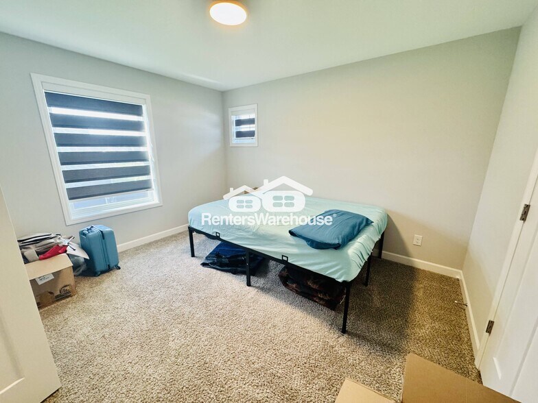 Building Photo - 17955 Headwaters Dr