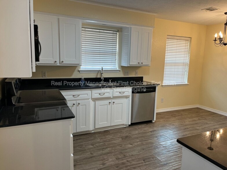 Building Photo - 3200 S 56th St