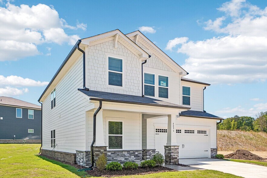Building Photo - 4096 Rosebush Dr
