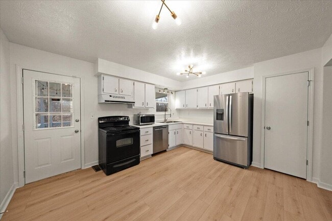 Building Photo - 2237 Wideview Dr