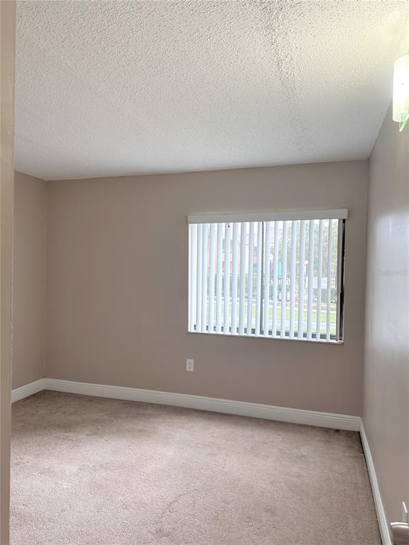 Building Photo - 5325 Vineland Rd