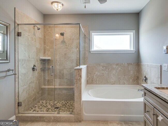 Building Photo - 203 Madison Grace Ave