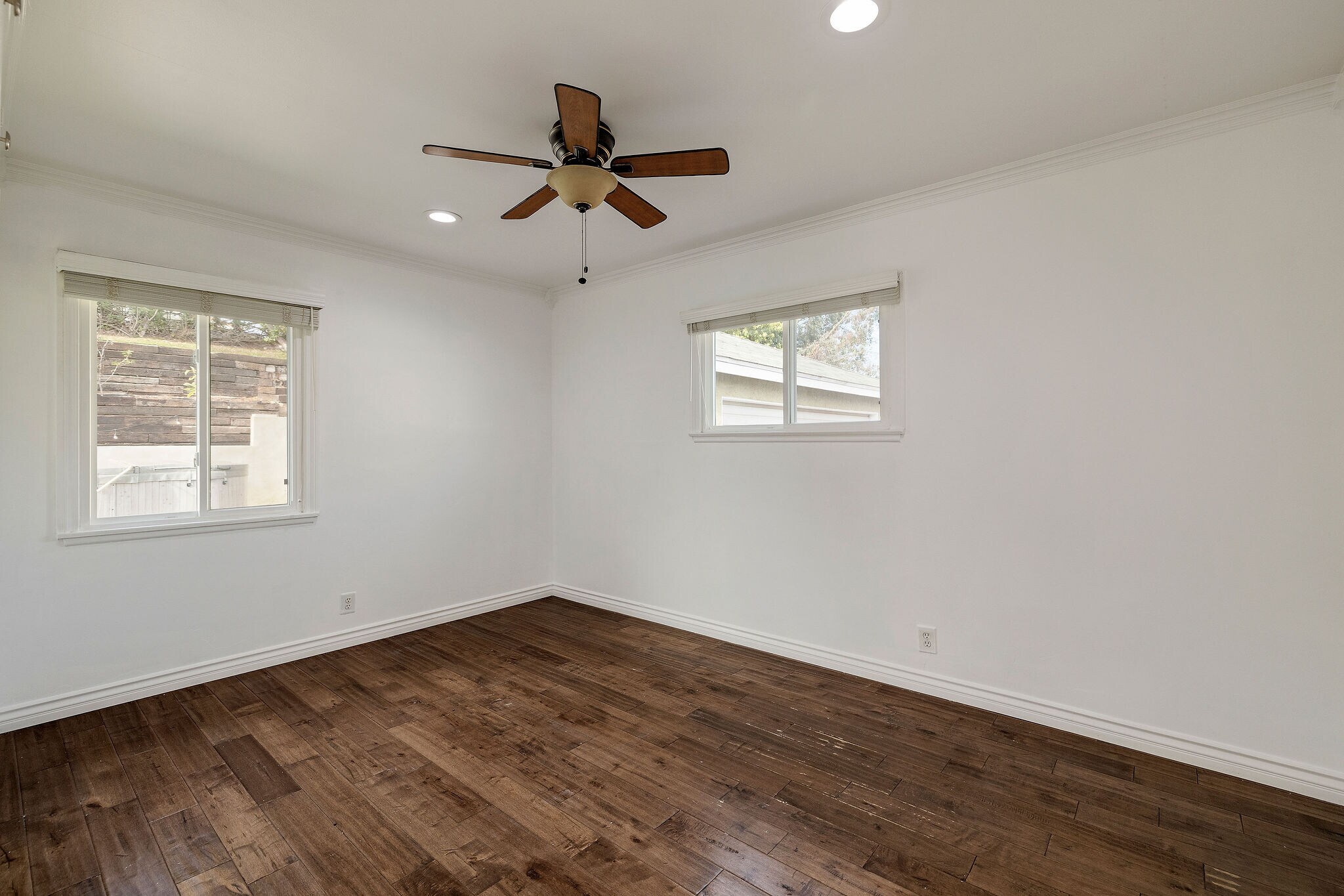 Building Photo - 5525 Wilma St