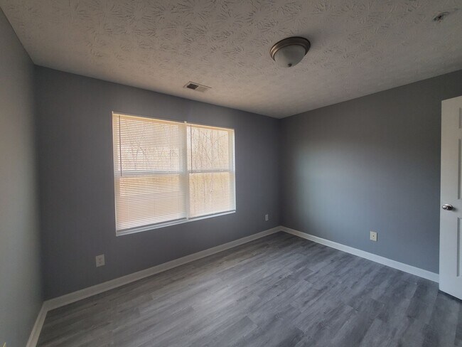 Building Photo - Open House on Spacious Condo