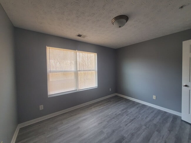 Building Photo - Open House on Thursday 7/ 16/2026 6:00PM -6:30 PM Spacious Condo