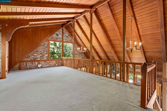 Building Photo - 10 El Rincon