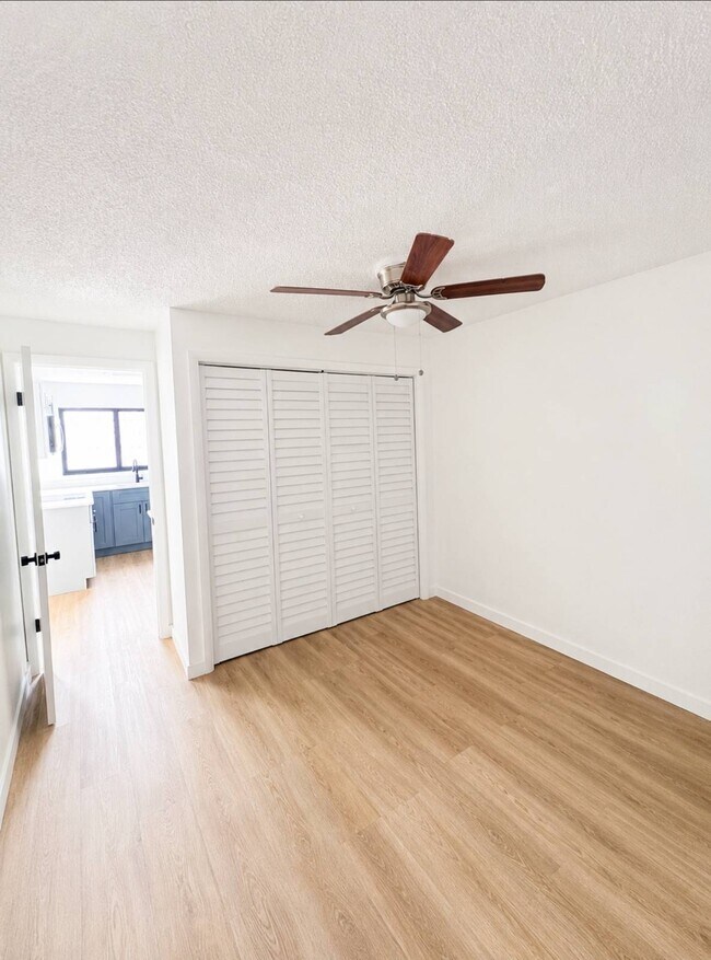 Building Photo - 141 W 31st St