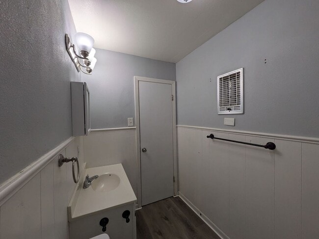 Building Photo - 6350 Arrowhead Dr