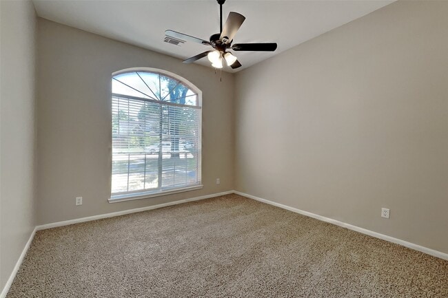 Building Photo - 1407 Buchans Dr