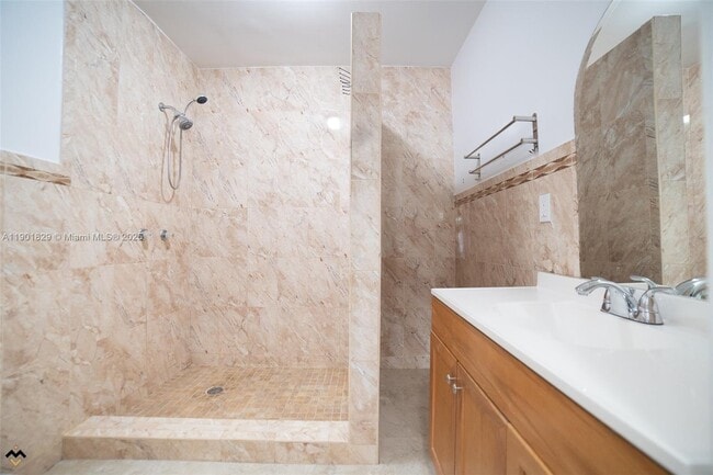 Building Photo - 12615 E Randall Park Dr