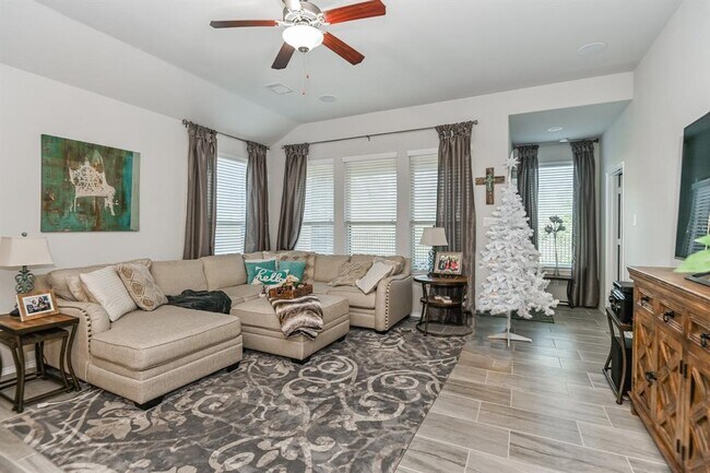 Building Photo - 4731 Creekside Hvn Trl