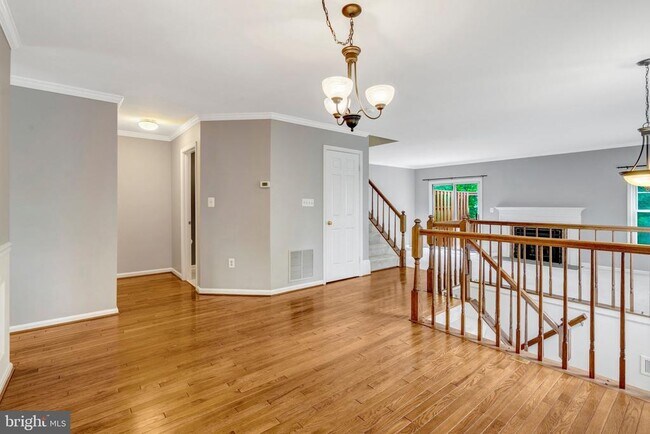 Building Photo - 5964 Norham Dr