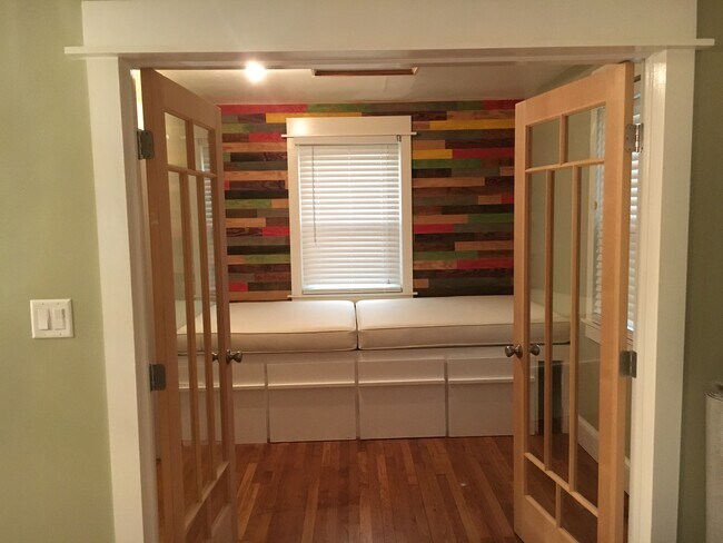 Building Photo - 912 Altavista Avenue