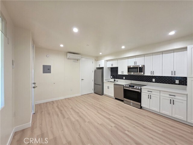 Building Photo - 14618 Sylvan St