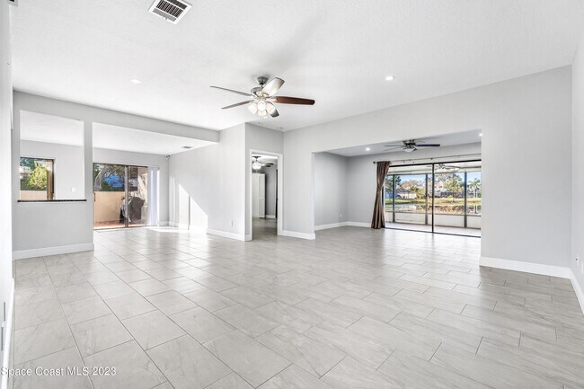 Building Photo - 1080 Park Ridge Pl