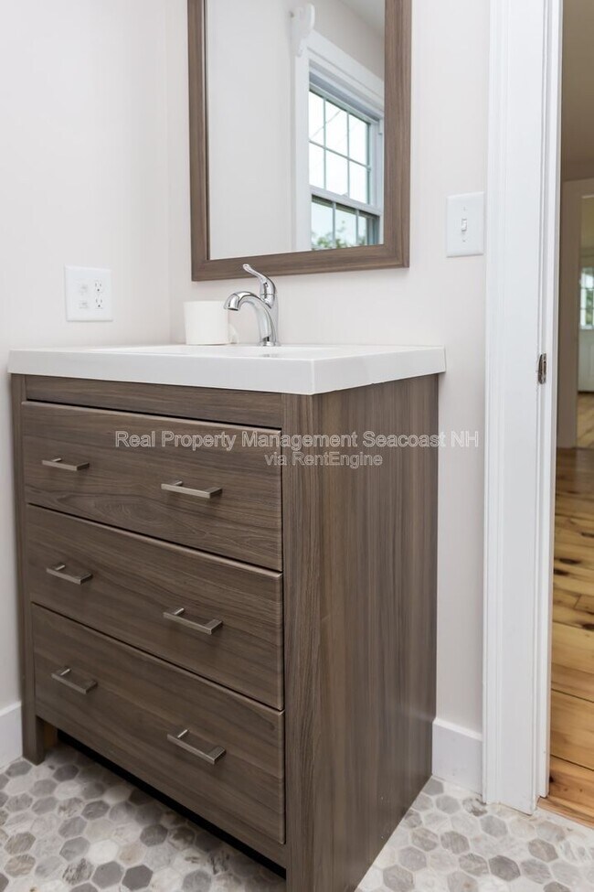 Building Photo - 11 Washington Rd