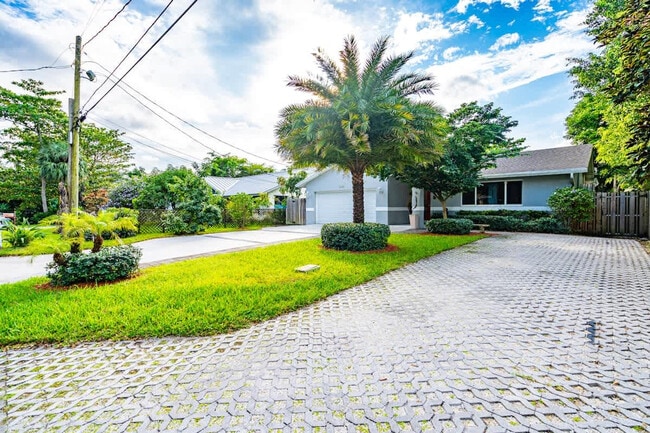 Building Photo - 2065 SW 28th Terrace