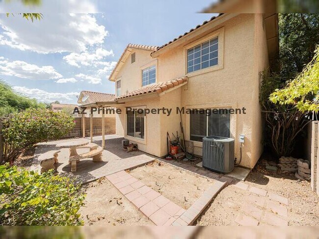 Building Photo - 489 W Carmen St