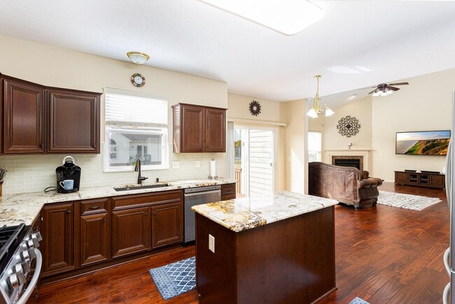 Building Photo - 5830 Prospect Ln