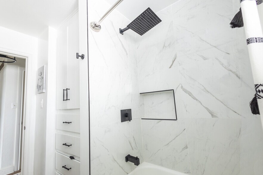 Building Photo - 4431 Fillmore St