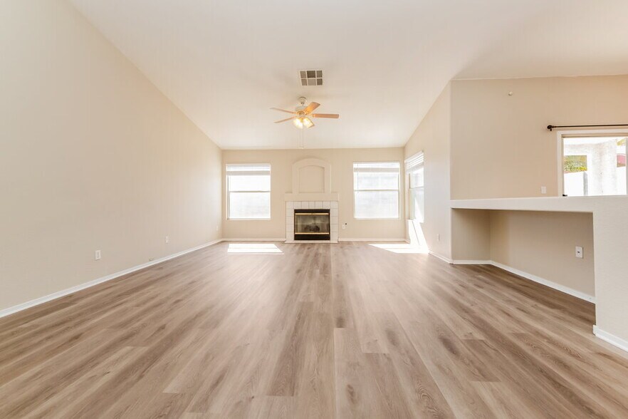 Building Photo - 607 Park Landing Ct