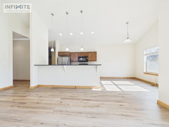 Building Photo - Single Level 3 Bedroom!