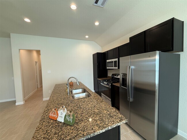 Building Photo - 11840 E Gate Dr