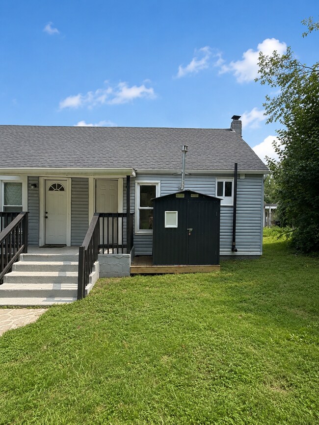 Building Photo - 7612 Hackett Ave