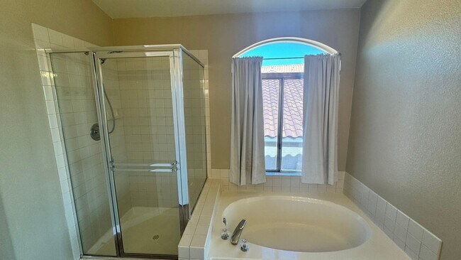 Building Photo - Summerlin 4 bedroom 3 car garage