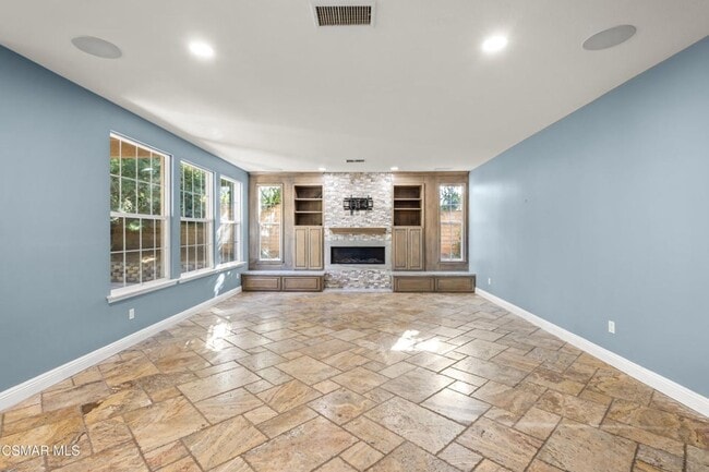 Building Photo - Beautiful 5 bed, 4.5 bath pool home in Wood Ranch