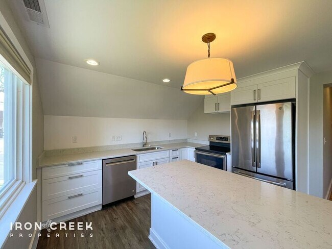 Building Photo - 21 Brevard Rd