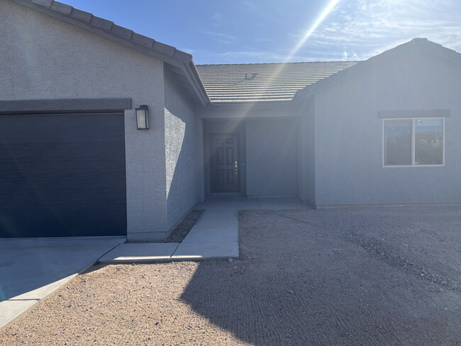 Building Photo - 3Bed/2Bath Home at Rio Verde! $399 MOVE-IN...