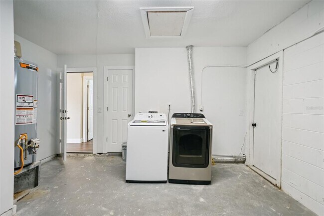Building Photo - 6040 Denver St NE