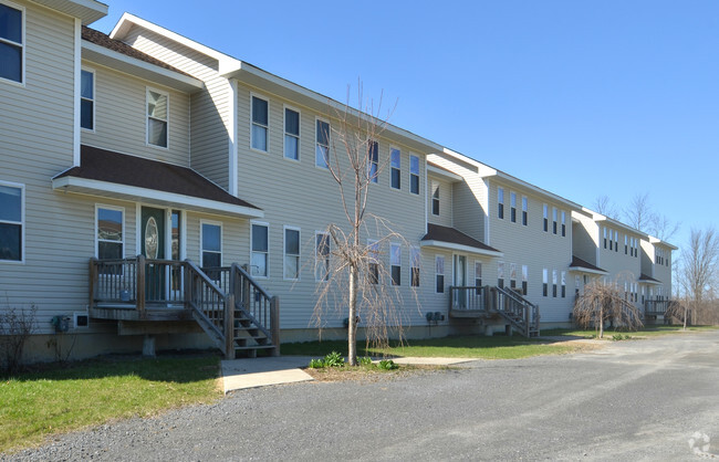 Building Photo - Colonial Country Estates