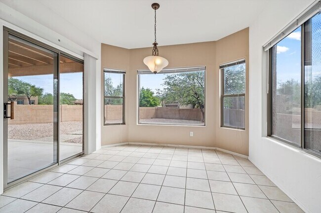 Building Photo - 1825 W Corte Tulipan
