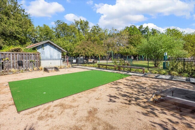 Building Photo - 4 bd/2.5 ba in Pflugerville ready for move in!