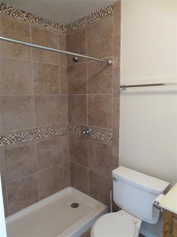 Building Photo - 443 Warbler Dr