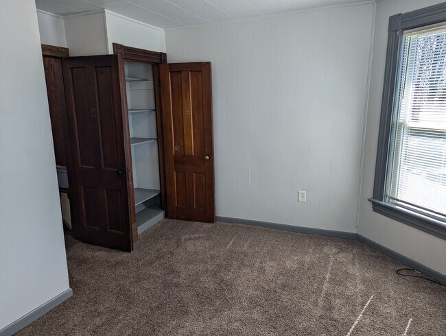 Building Photo - 1055-1057-1057 Liberty St