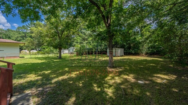 Building Photo - 2112 Lamore St