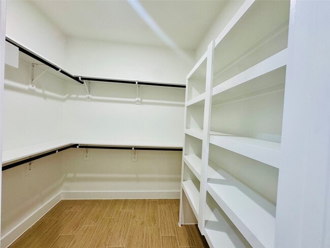 Building Photo - 5710 Delmack St
