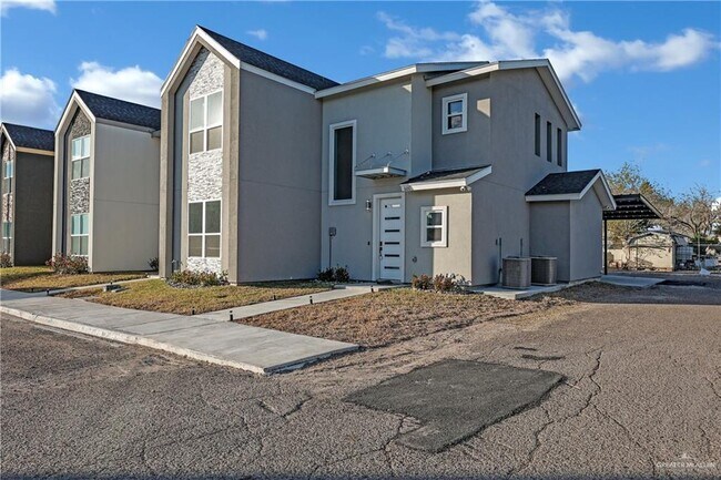 Building Photo - 600 W Seminole Ave
