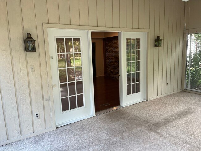 Building Photo - 2259 Augusta Ct