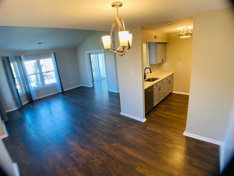 Building Photo - 305 Shepherds Way