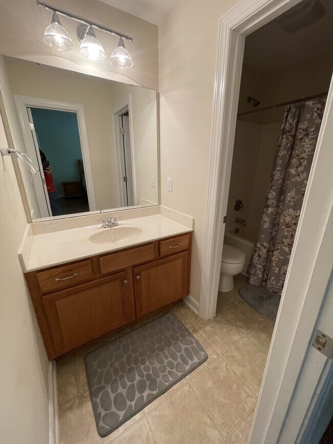 Building Photo - 5001 Paces Ferry Dr