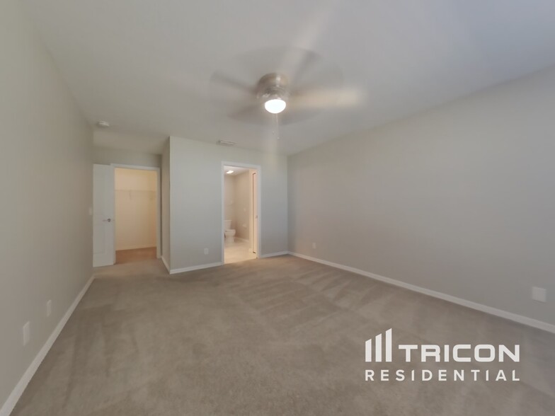 Building Photo - 4431 Vaquero St