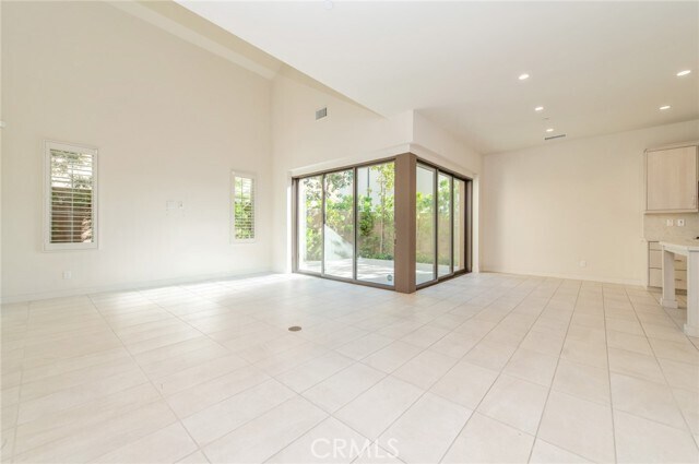 Building Photo - 111 Winnett