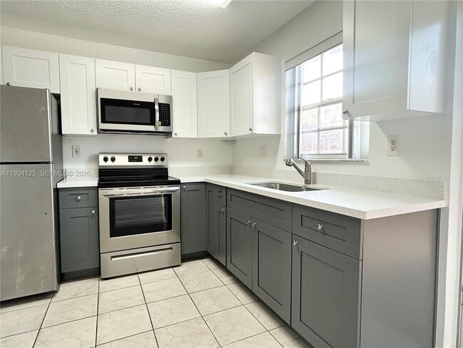 Building Photo - 6150 SW 130th Ave